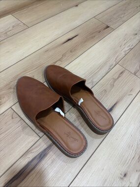Naturalizer Tan Leather Slide Sandals